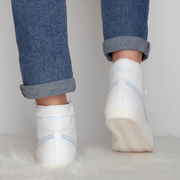 🦋 NIKE Blazer Mid 77 Vintage RARE Sneakers Shoes - Picture 2 of 8